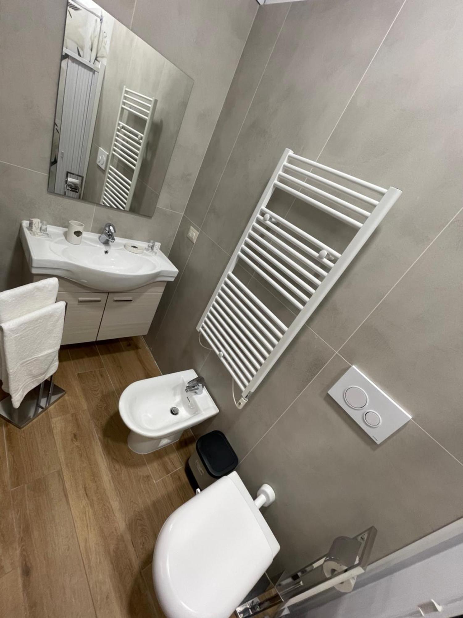 Le Mariancarve Central Apartments โครโตเน ภายนอก รูปภาพ